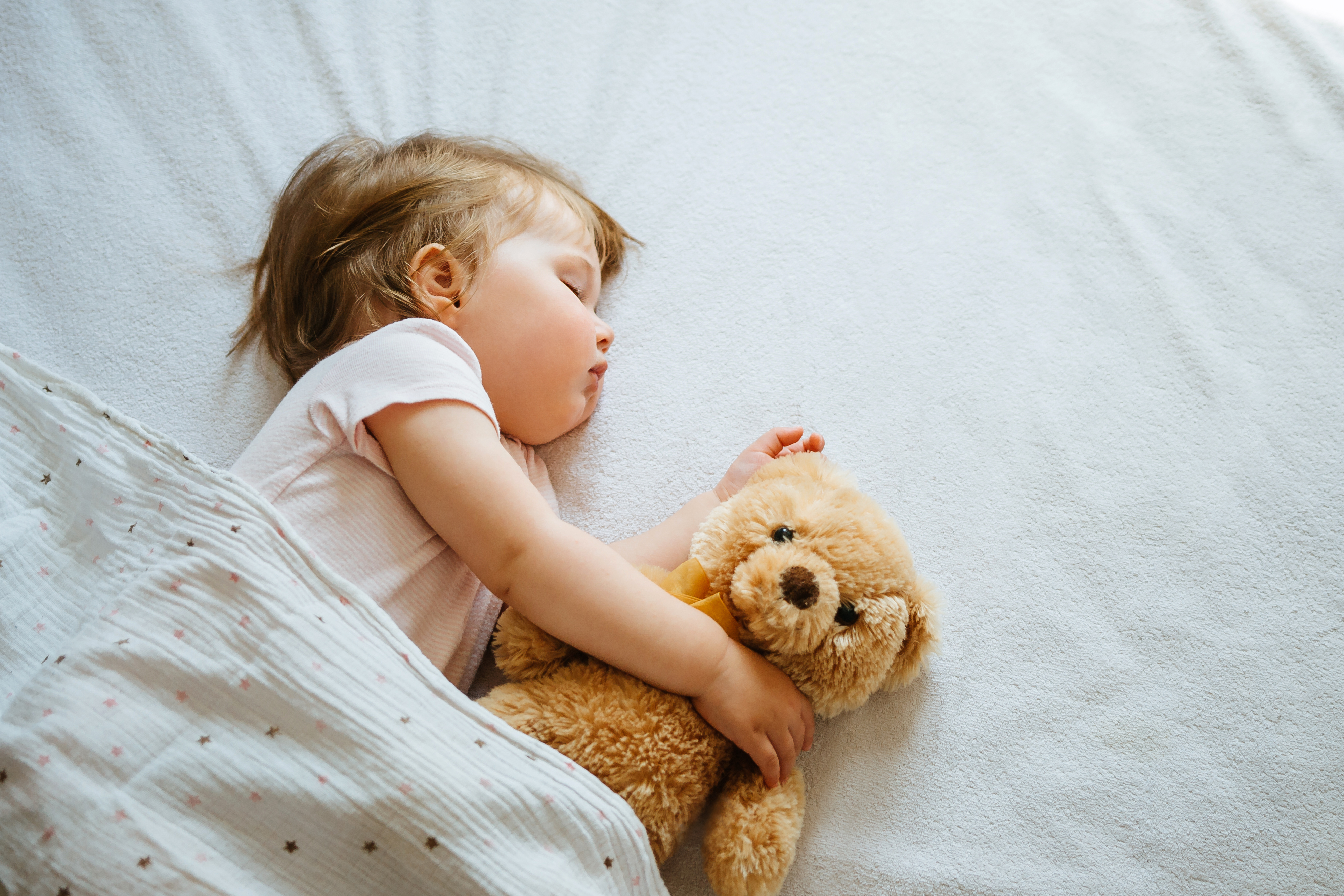 7 slaap- en ontwaakregels van en voor baby’s en peuters
